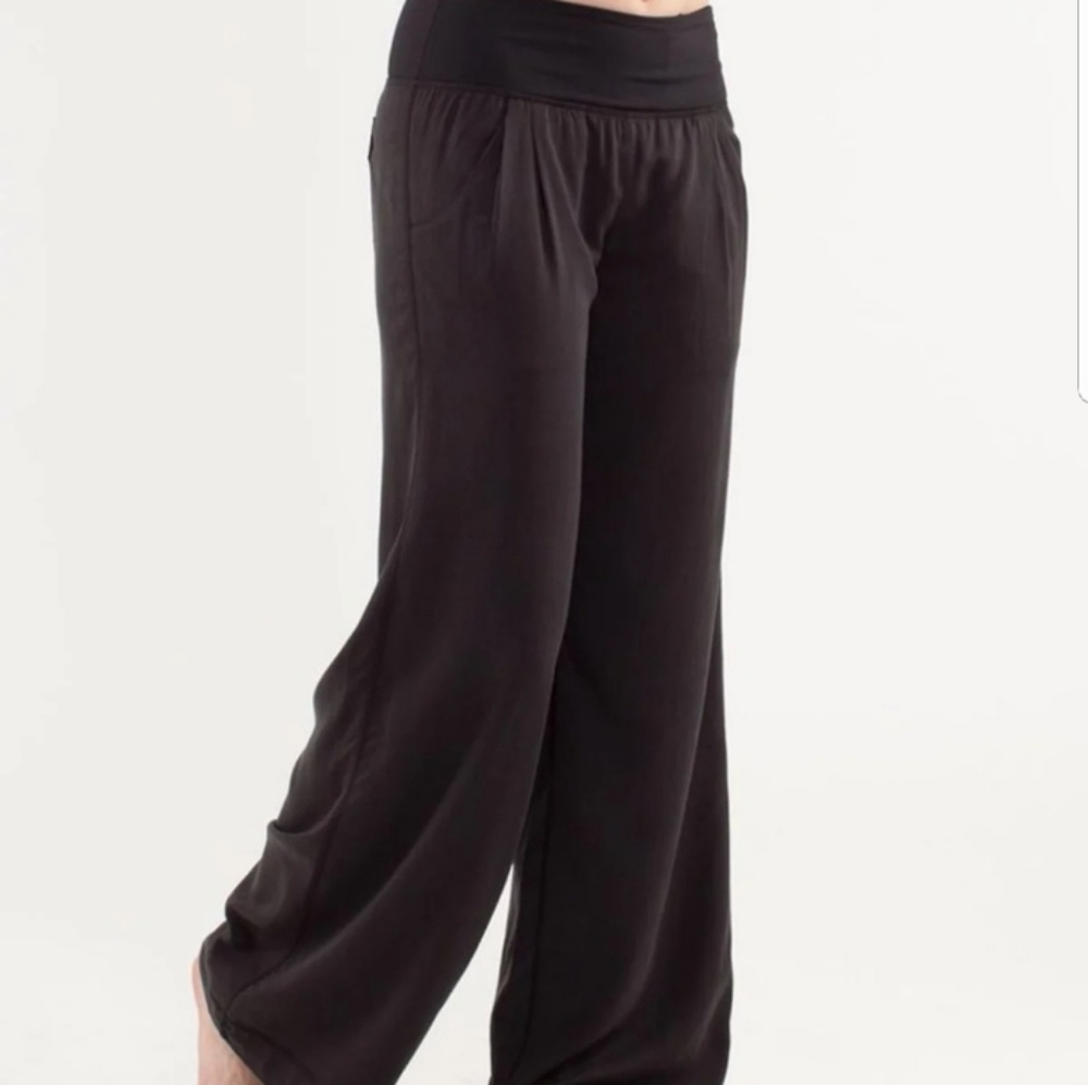 Lululemon Drishti pants size 10